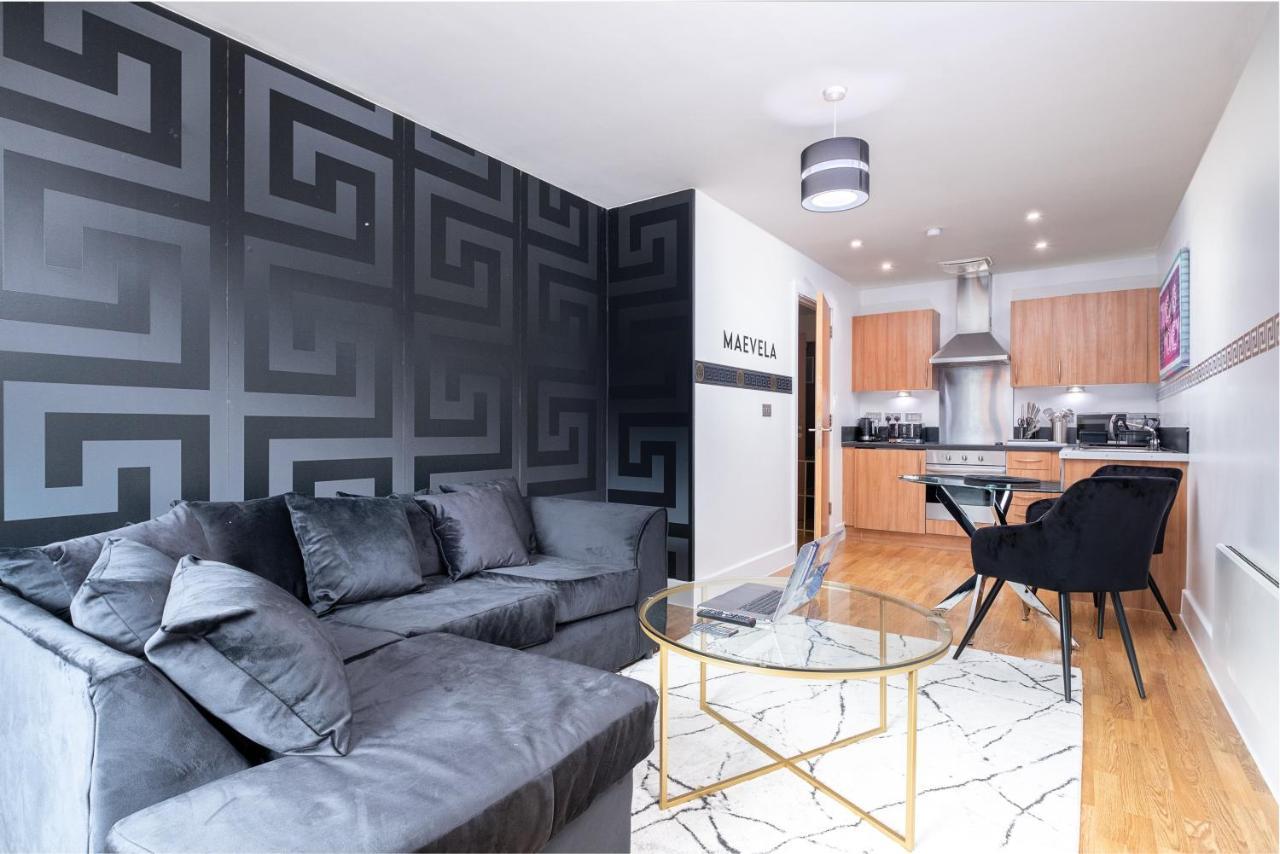 Maevela Apartments - Arcadian Versace Themed Apt ☆ Huge Balcony / Free Parking → Free Netflix -2 Min Walk From Birmingham Hippodrome Theatre, Arcadian, China Town, Sidewalk Club, Gay Village, 5 Mins From New Street Train Station - Birmingham Grand Ce Zewnętrze zdjęcie