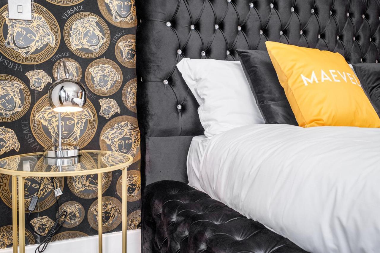 Maevela Apartments - Arcadian Versace Themed Apt ☆ Huge Balcony / Free Parking → Free Netflix -2 Min Walk From Birmingham Hippodrome Theatre, Arcadian, China Town, Sidewalk Club, Gay Village, 5 Mins From New Street Train Station - Birmingham Grand Ce Zewnętrze zdjęcie